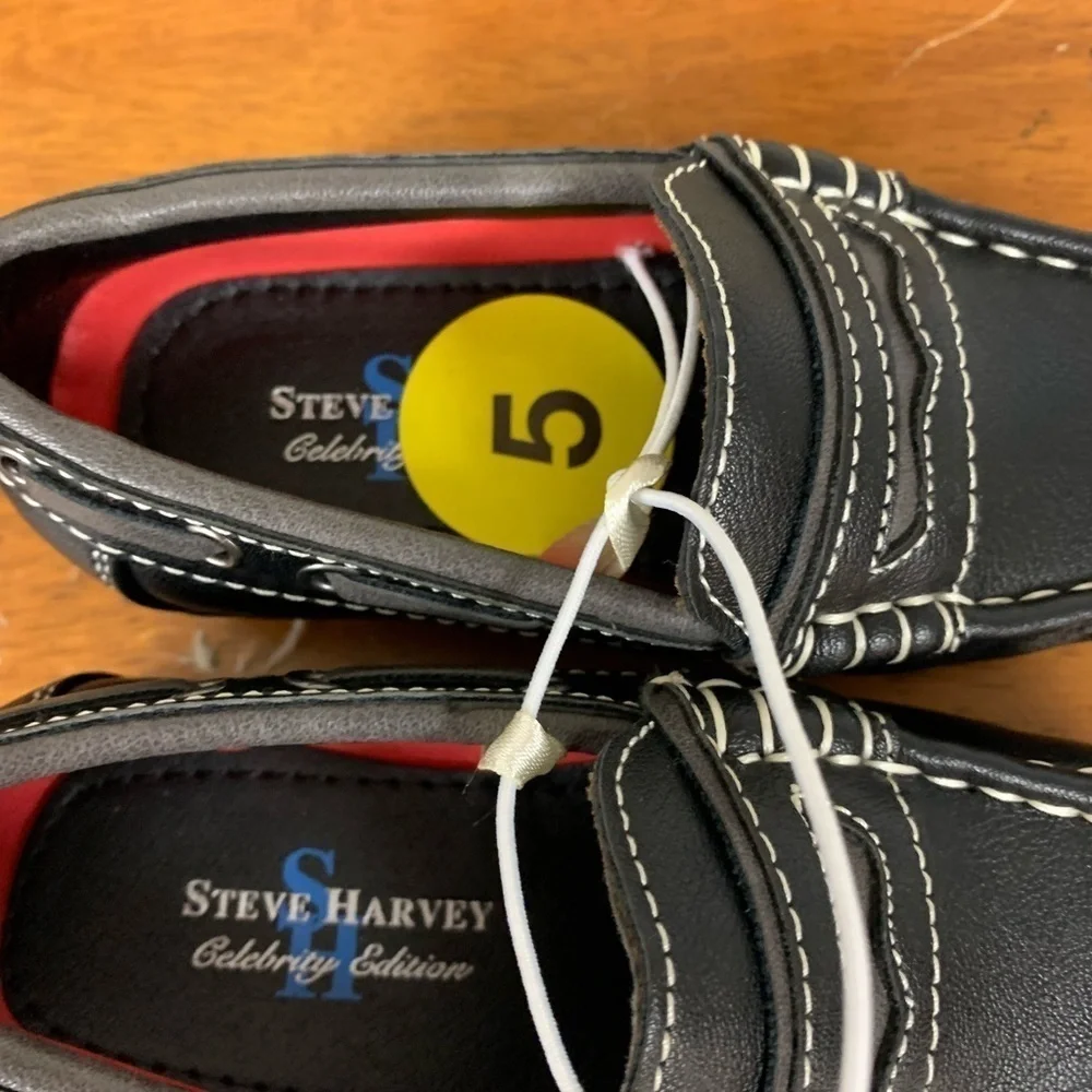Steve Harvey celebrity edition loafers slip on shoes toddler size 5 NEW